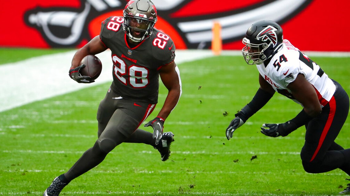 Old Tampa Bay Buccaneers uniforms at the Super Bowl in Madden 21