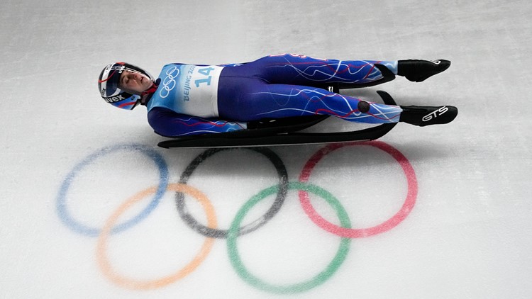 Women's luge: Many medal hopefuls out of contention early after crashes