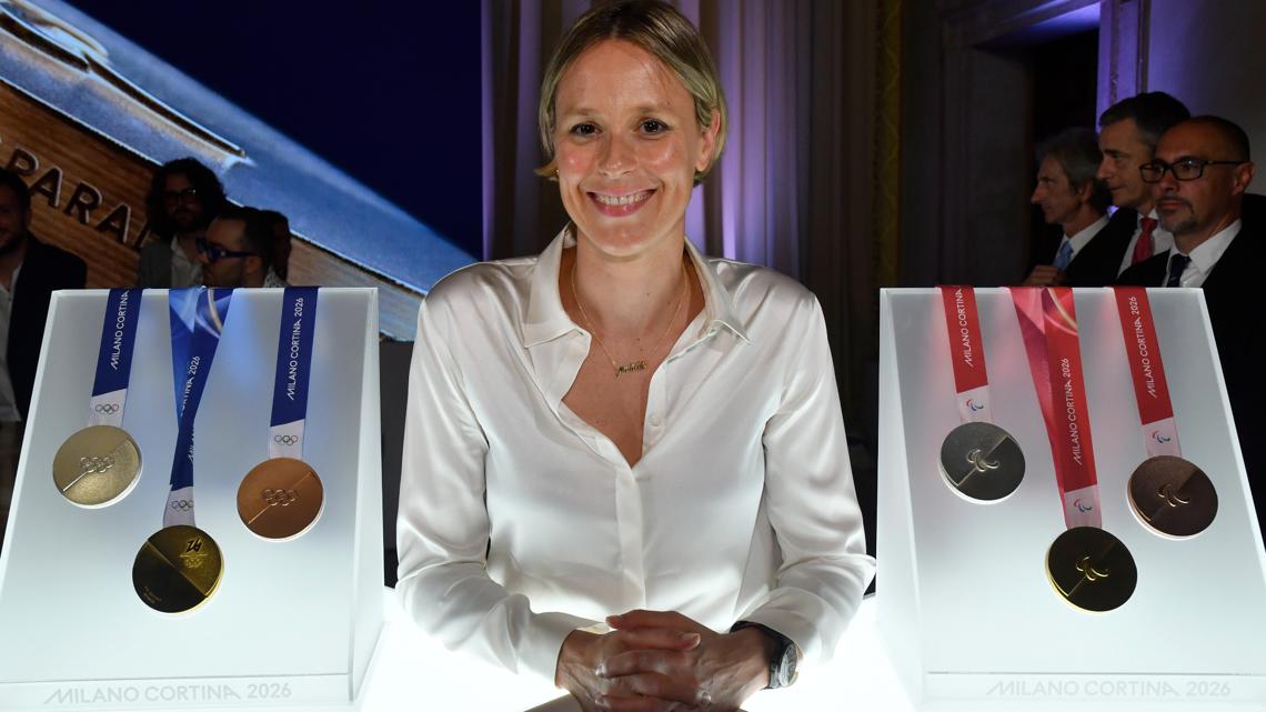 WHO IS WINNING THE WINTER OLYMPICS UPDATED 2026 MEDAL STANDINGS visual data 4