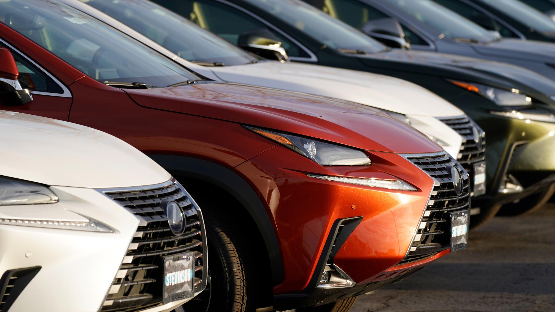 More than 68,000 Lexus vehicles recalled over display error that could hide certain engine indicators More than 68,000 Lexus vehicles are under recall over an instrument panel display error that could hide some engine warnings.