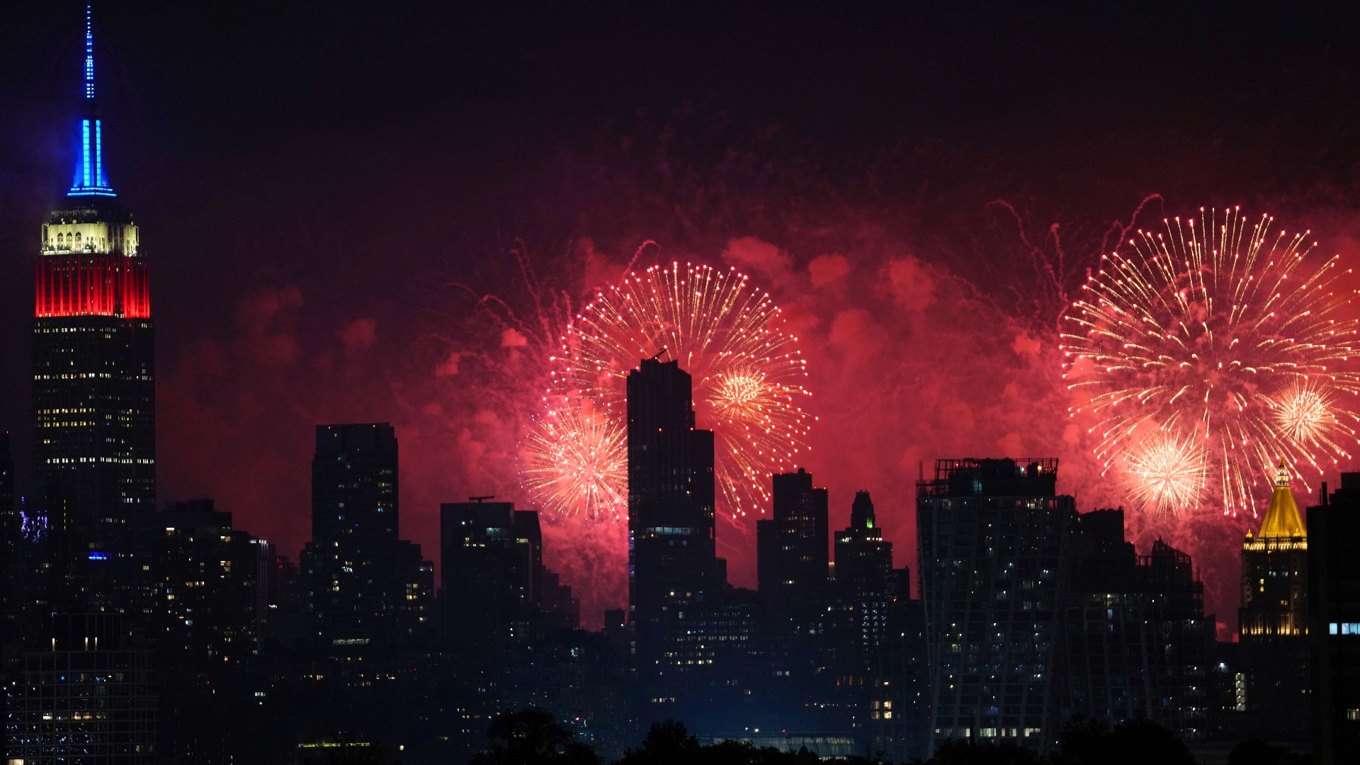 How do fireworks work?