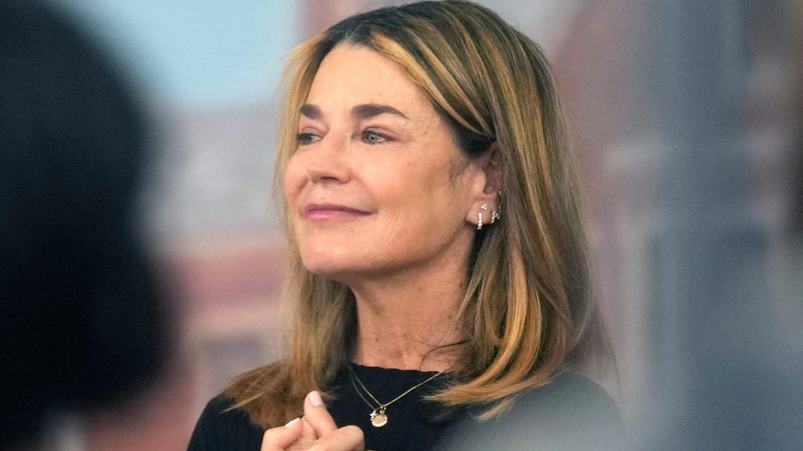 Savannah Guthrie wipes away tears during 'TODAY' broadcast after ransom note news: 'We will never stop looking'