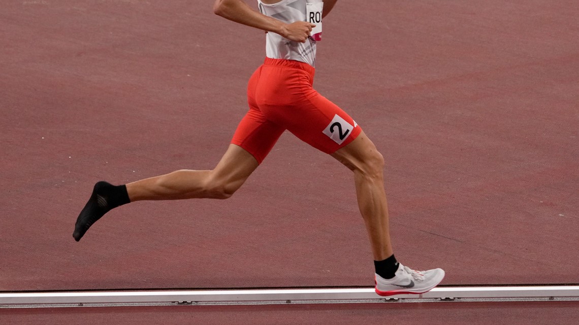 Tokyo Olympics Polish runner loses shoe, keeps running 1,500m