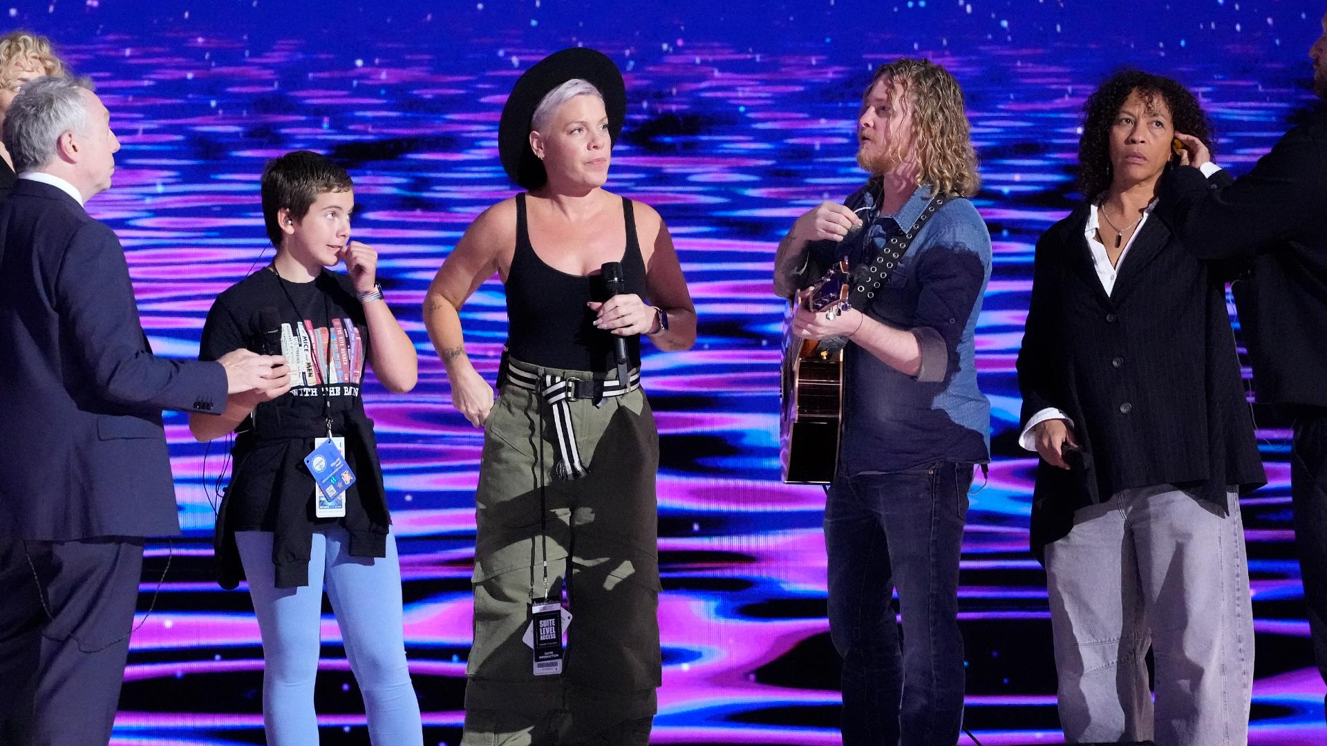 DNC schedule Who is speaking tonight?