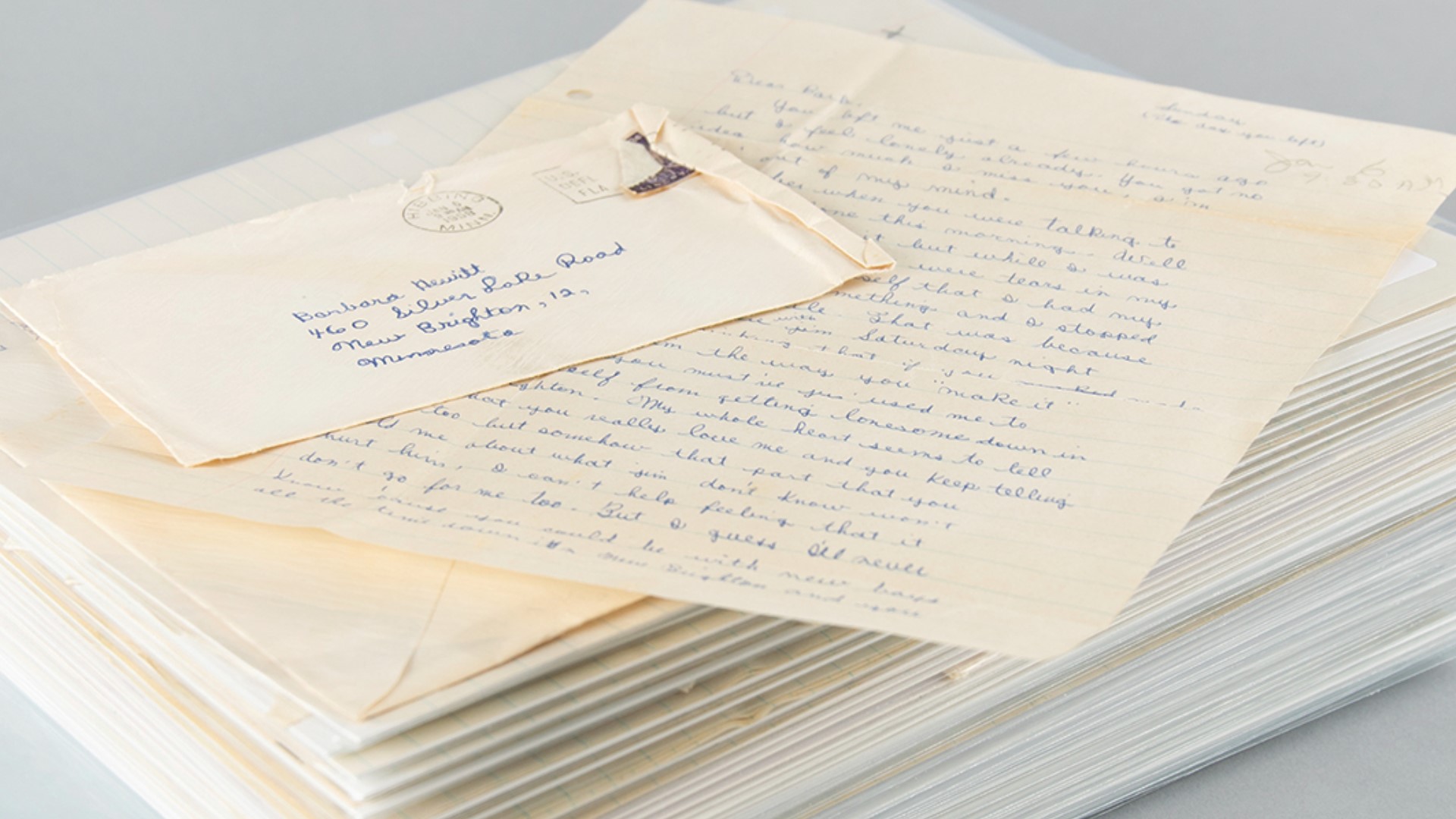 Bob Dylan's love letters sold for $670K in auction | ksdk.com