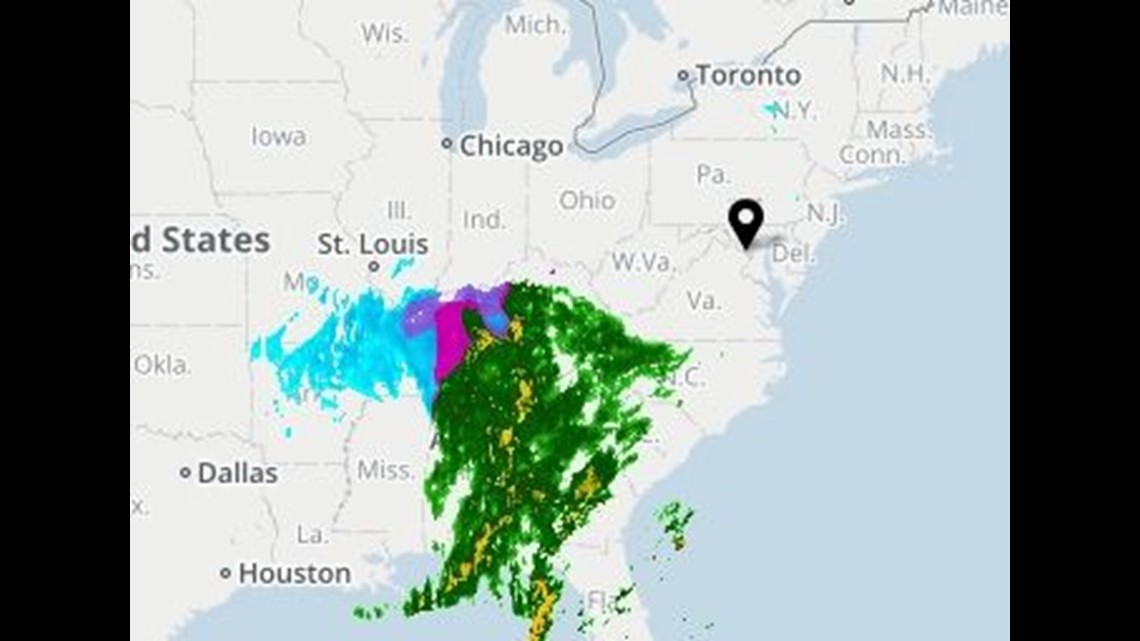 Oh, snow! Airlines waive fees, pre-emptively cancel 