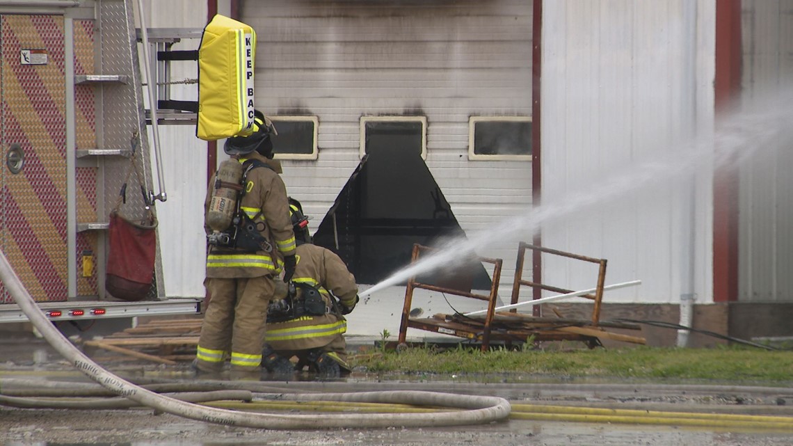 Volunteer fire departments battle blazes and staff shortages - Vimarsana News