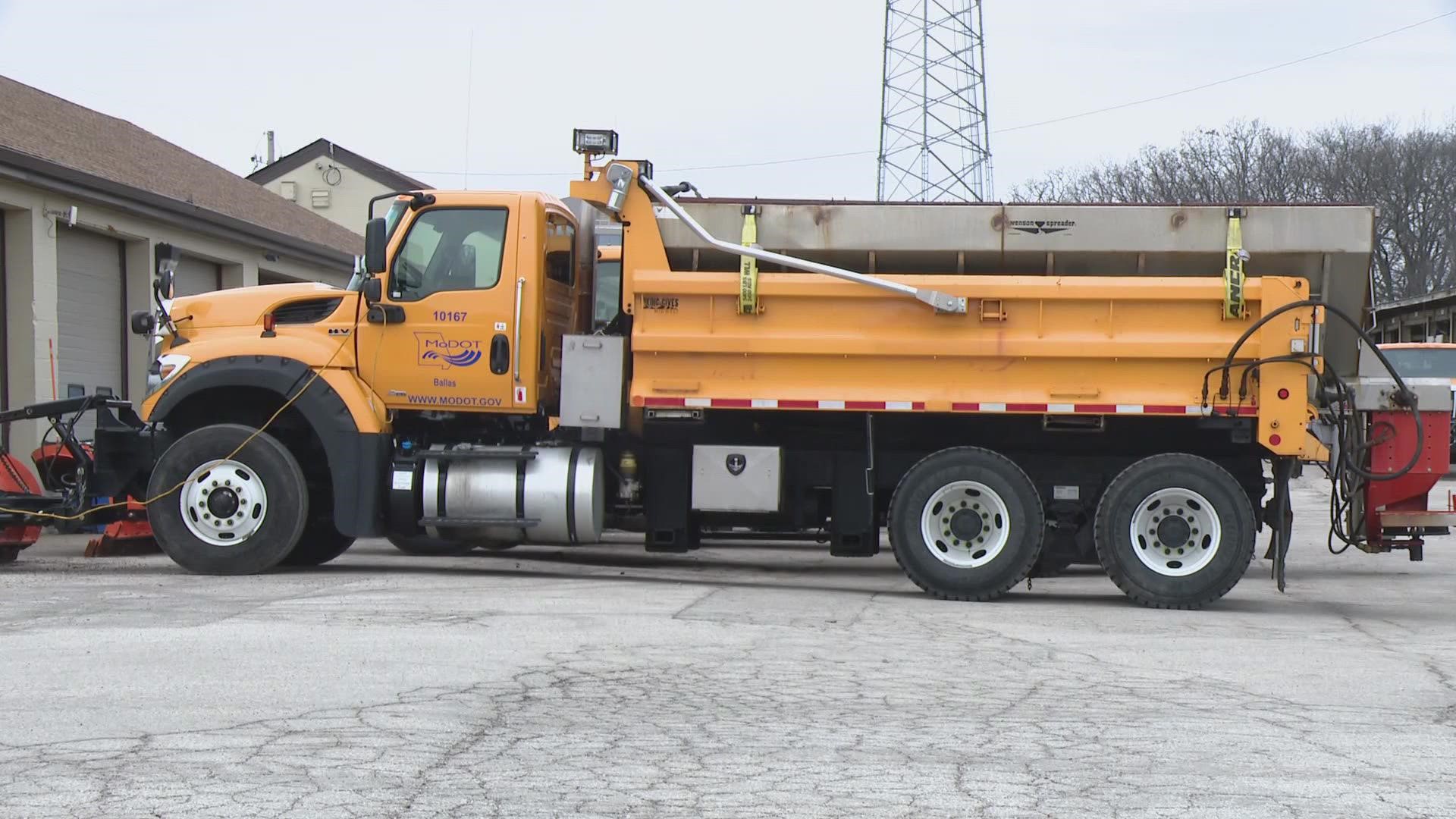 Road crews in Illinois and Missouri have been preparing overnight for heavy snow Wednesday.