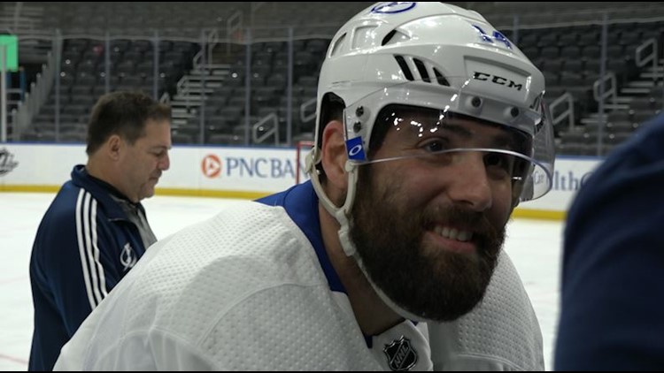 Lightning's Pat Maroon, a St. Louis hometown hero, gets his ring