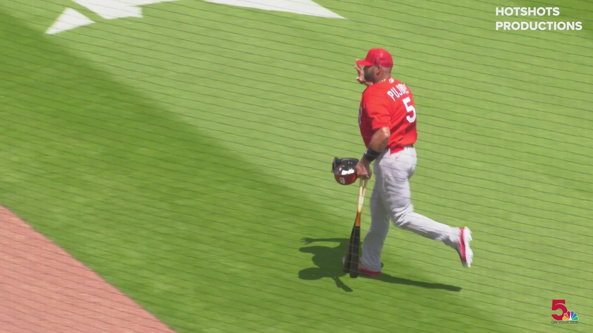 Video: Pujols singles in return to Cardinals at spring training
