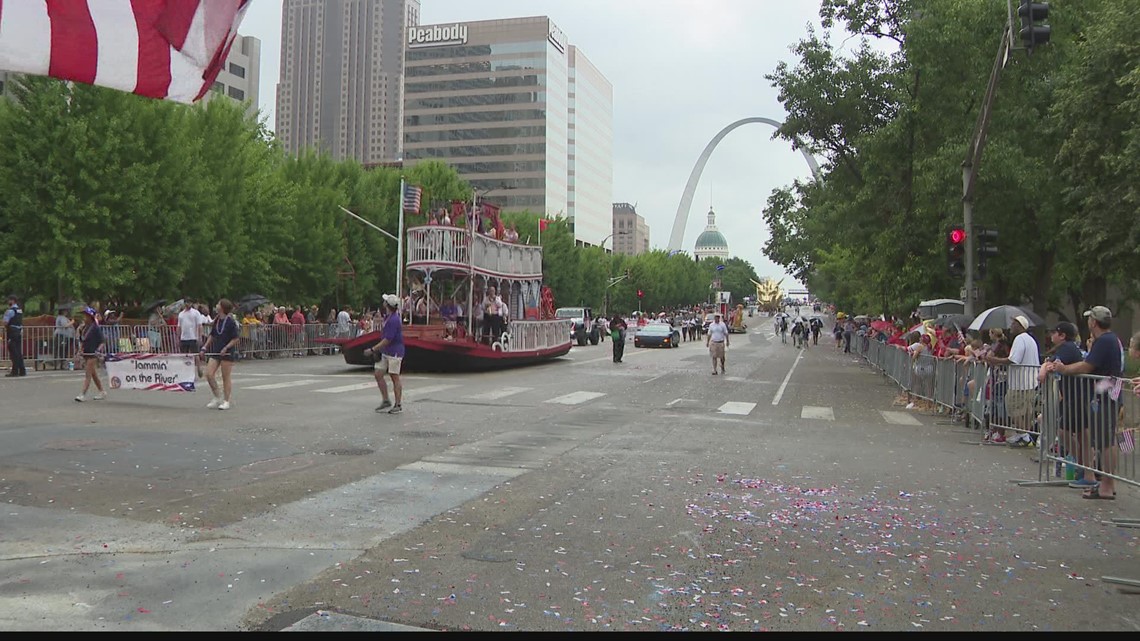 St. Louis braves rain for the 139th America's Birthday Parade