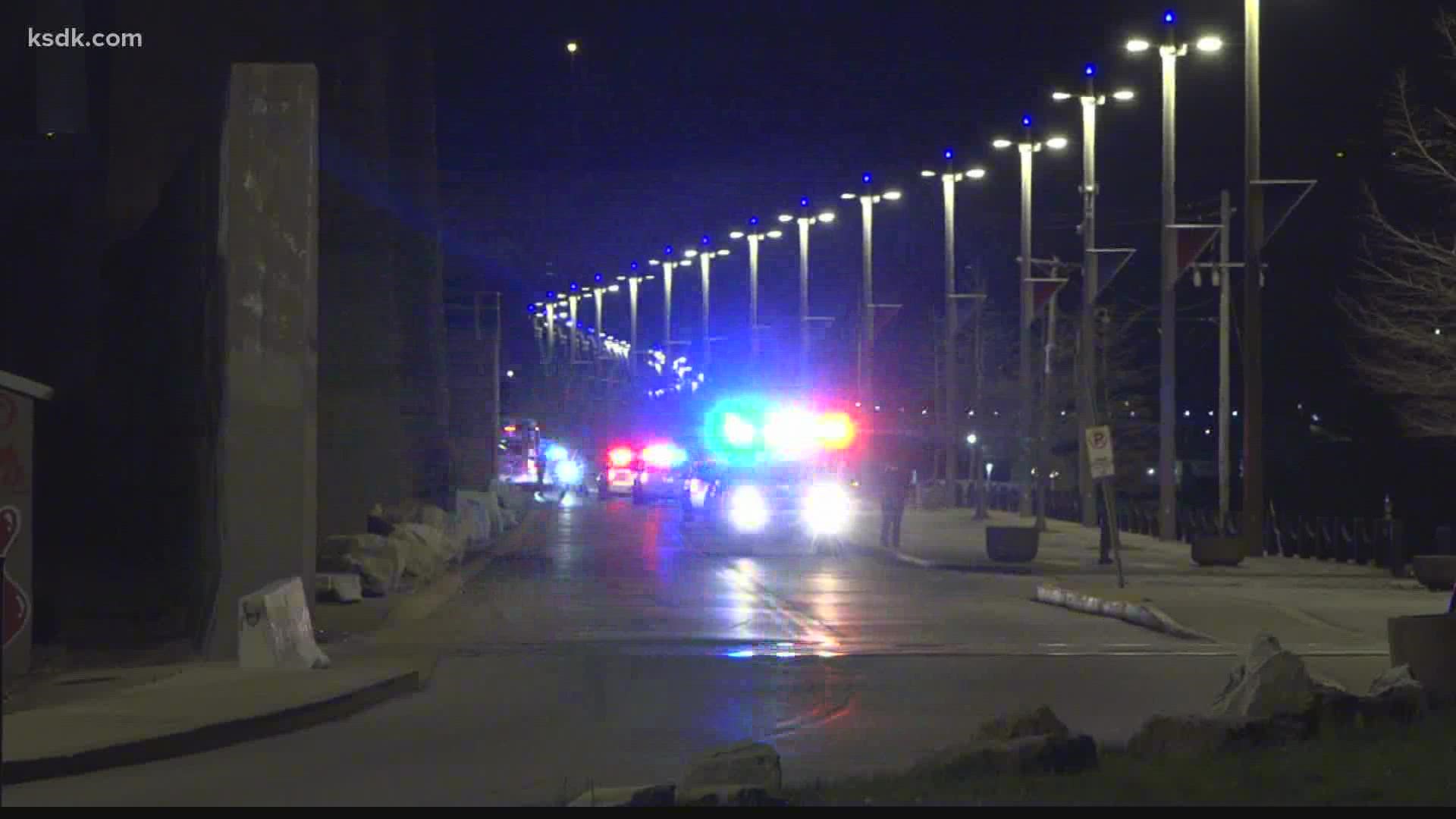 Responding officers saw more than 100 cars leaving the riverfront. A man was killed and two others were injured.