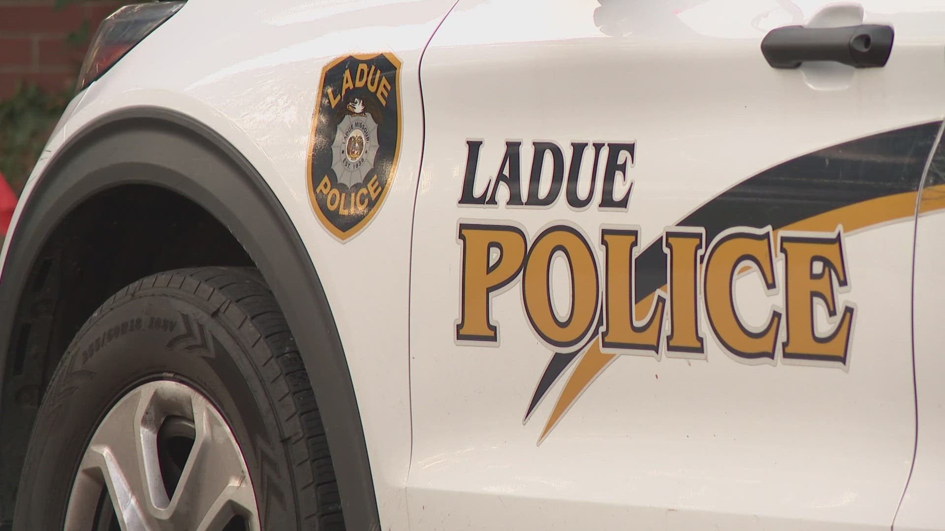 Two suspects were arrested in connection to an attempted carjacking in Ladue. The arrests came after a police chase that ended in Jennings.