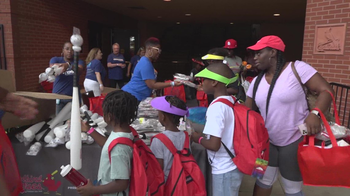 500 kids, families helped by Cardinals Cares - Vimarsana News