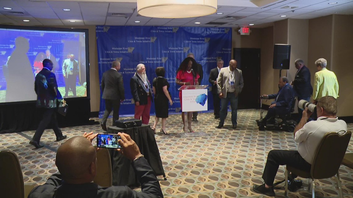 Mayors from cities along Mississippi River meet at annual conference