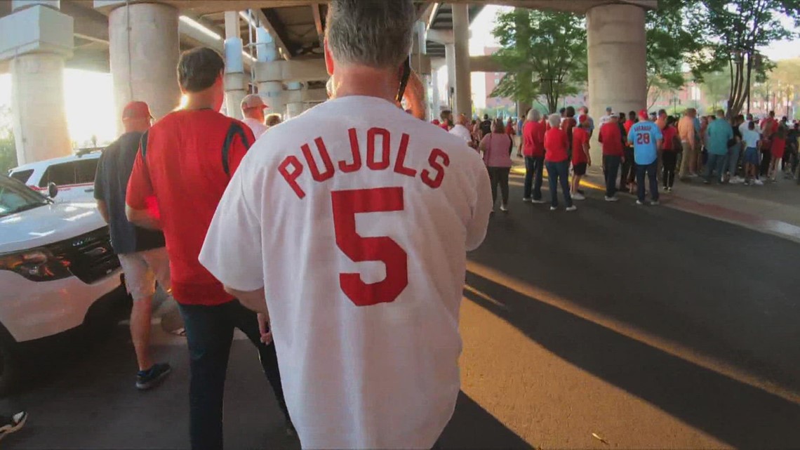 Fans cheer on Albert Pujols as he nears 700 career home runs - KSDK.com