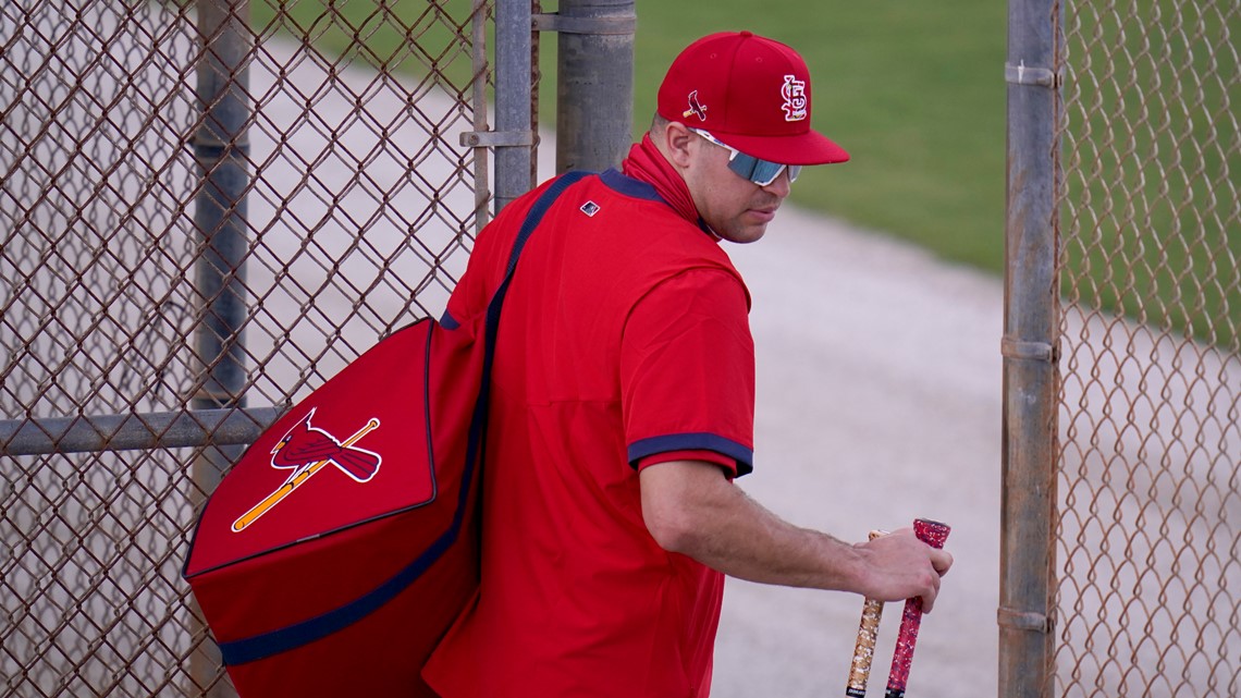 Youngest player in Cardinals camp, switch-hitting Carlson showing