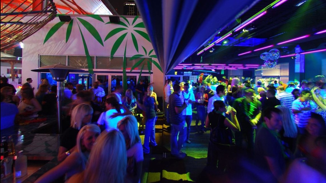 Dun dun… Shark Bar brings the beach to downtown STL Thursday
