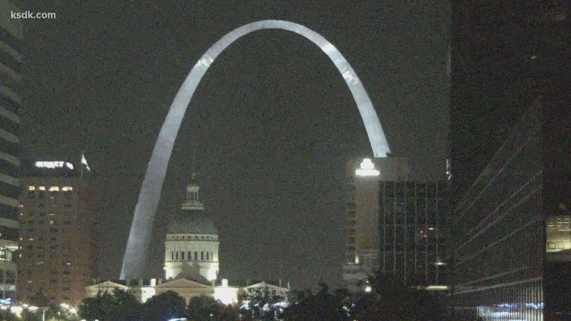 Officials at Gateway Arch National Park said they turn the lights off to avoid possibly disorienting the birds