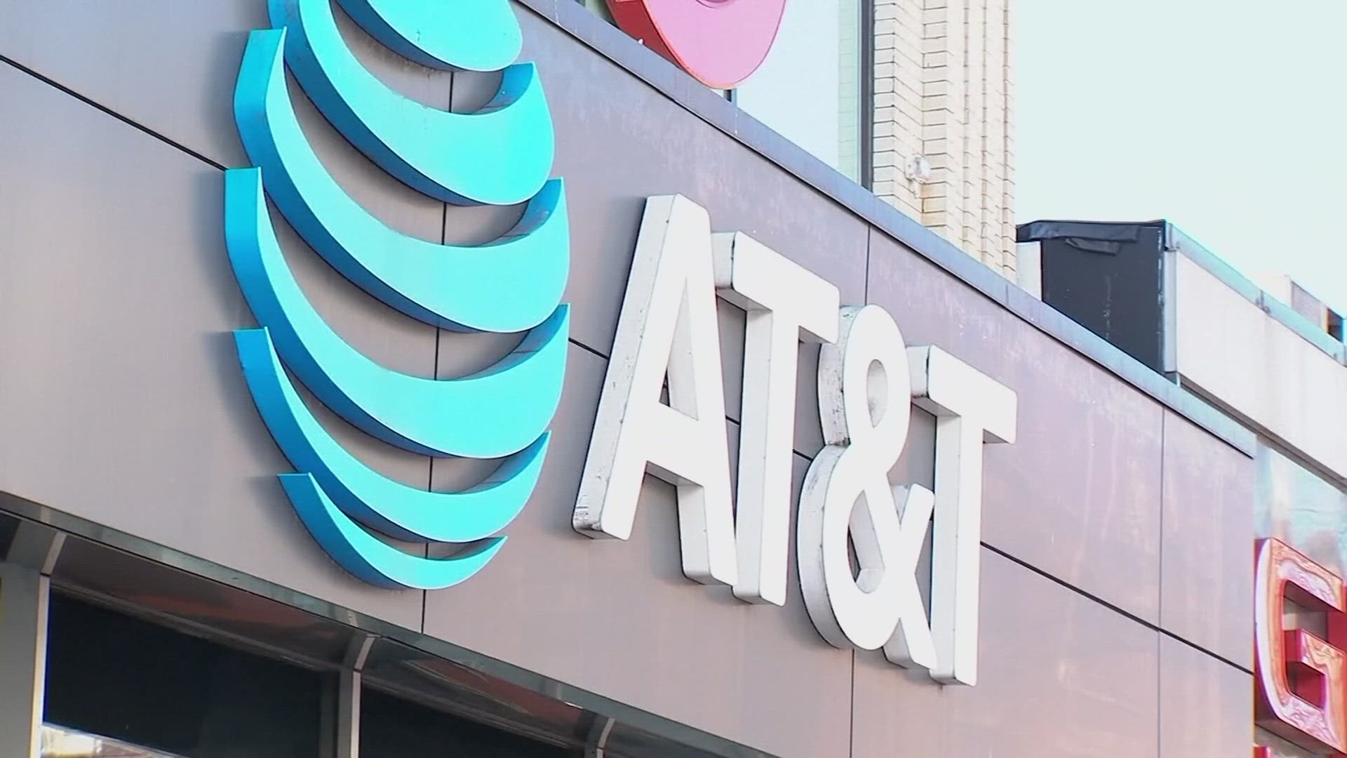 Service provider AT&T is experiencing a massive service outage. Issues started in the St. Louis area a little after 3 a.m. Thursday.
