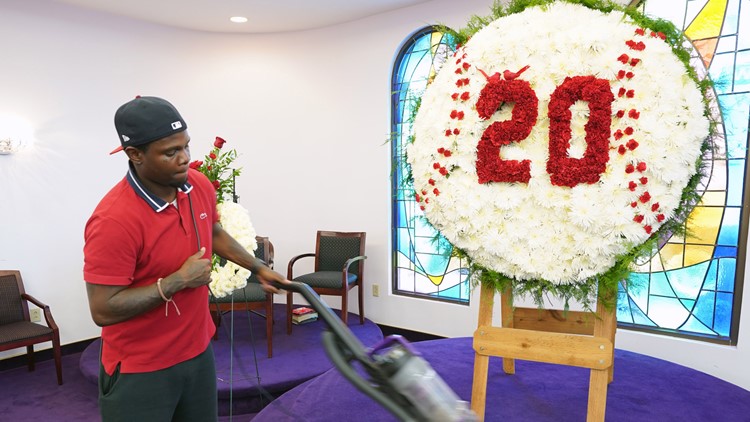 PHOTOS: Loved ones pay respects during funeral service for Lou Brock