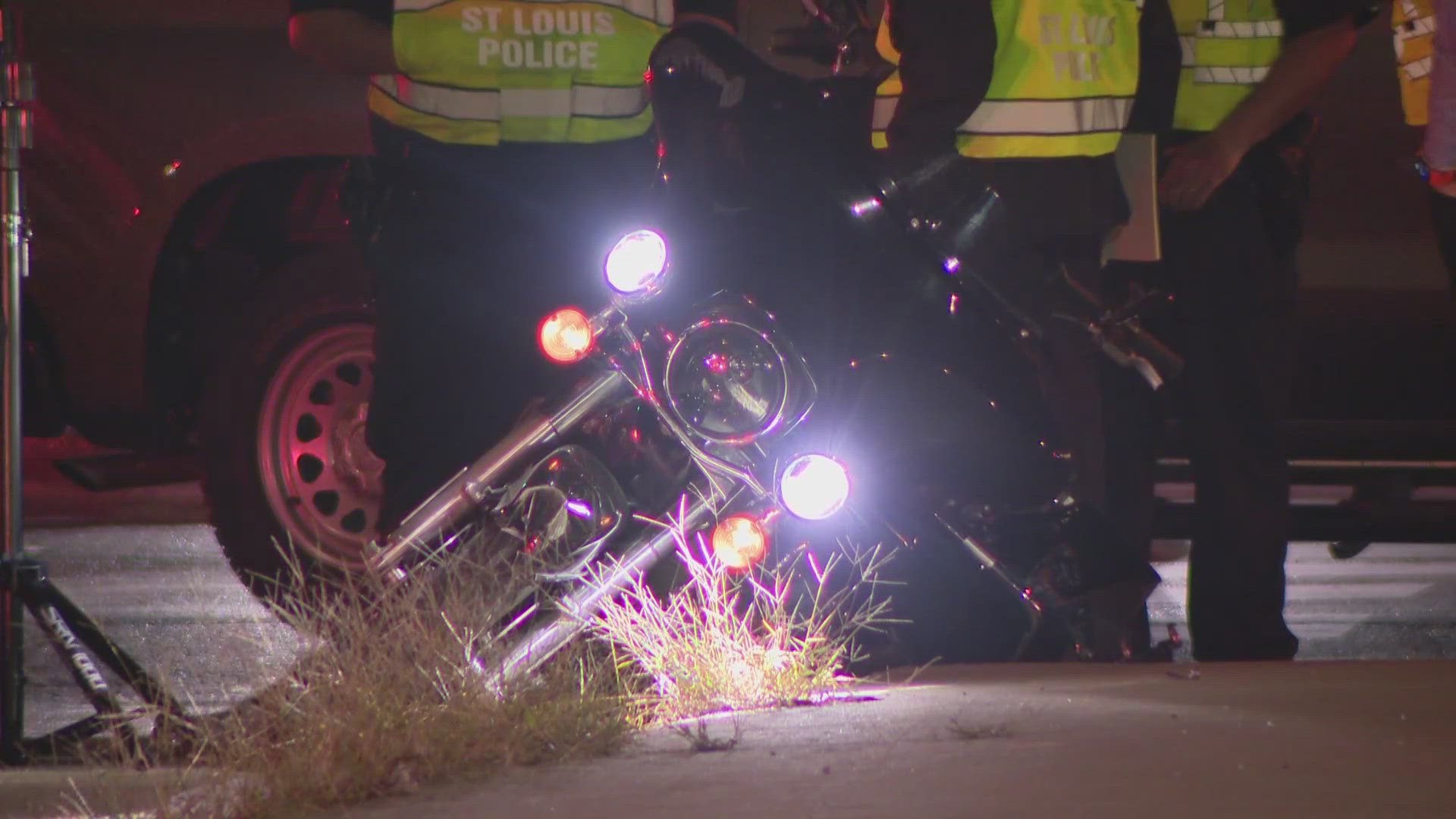 One person was killed in a motorcycle crash early Tuesday morning in south St. Louis. It happened at Gustine and Gravois avenues.