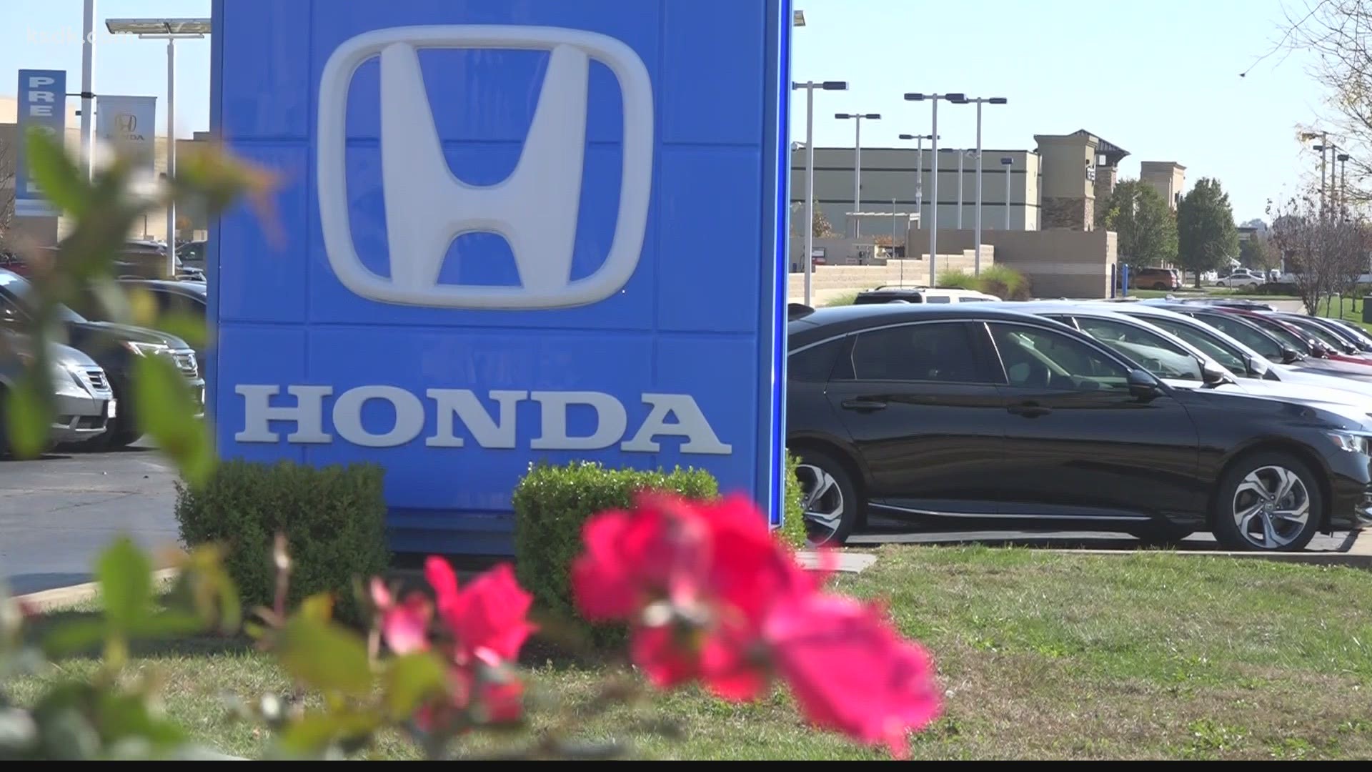 November is a month full of giving thanks, and locally owned Serra Honda is celebrating that spirit of gratitude by giving back to the community in a variety of ways