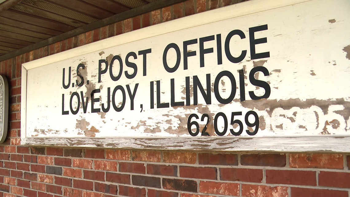 Brooklyn, Illinois, residents left without mail as post office closes