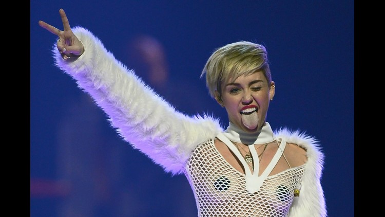 Miley And Selena Sexy - The new norm in Hollywood? Hypersexed | ksdk.com