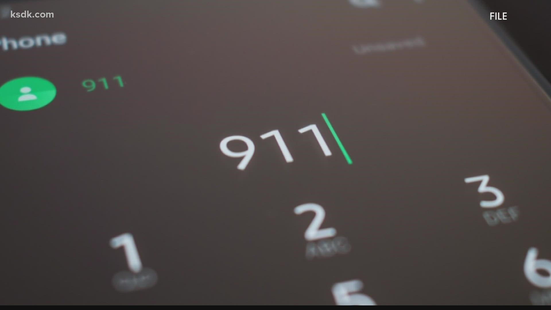 Downtown convenience store workers say all of their calls to 911 kept going to voicemail.