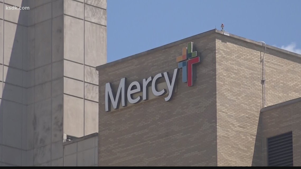 Man charged with punching Mercy Hospital St. Louis worker in face - Vimarsana News