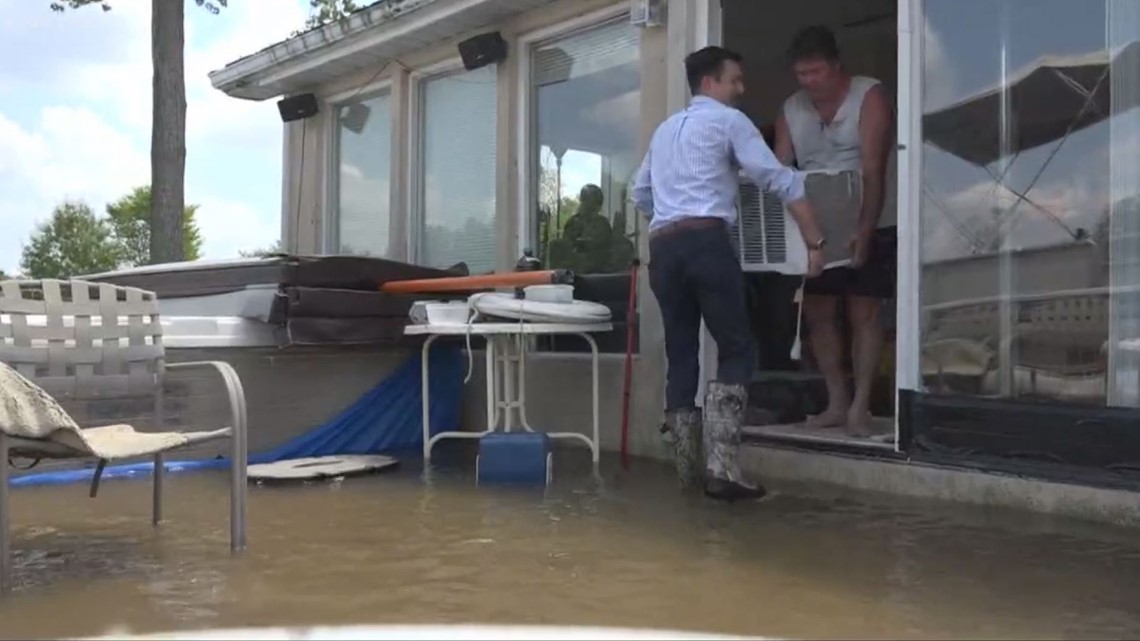 Complete strangers come to help Portage Des Sioux residents evacuate