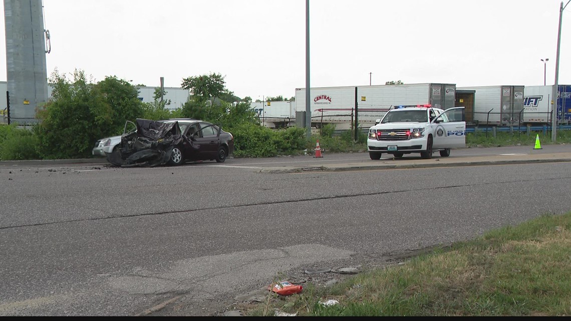 3 children taken to hospital after crash in St. Louis | ksdk.com