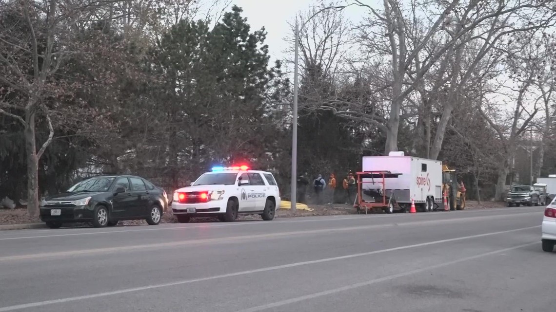 Spire employee struck as driver flees police in south st louis ksdk