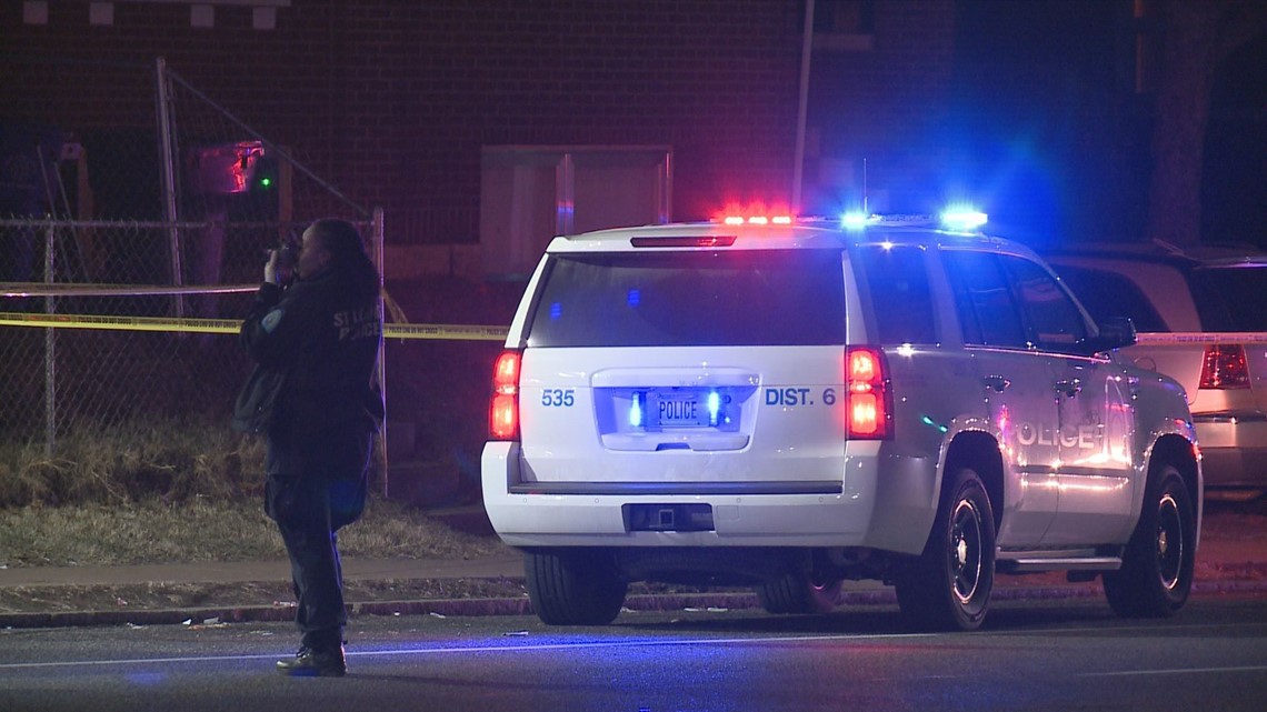 Man shot while trying to rob a north St. Louis convenience store on ...