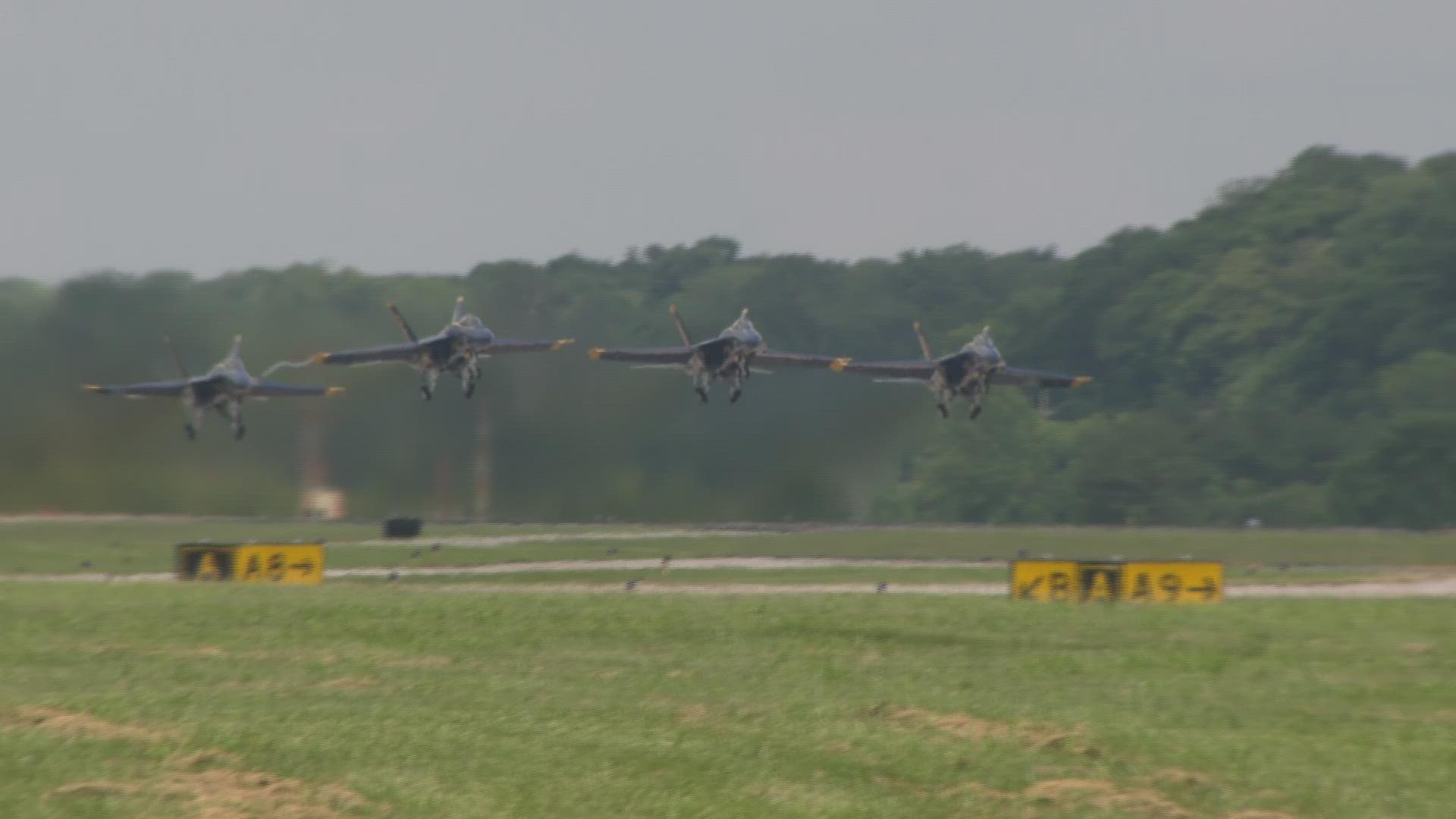 Extended performance Spirit of St. Louis Air Show featuring the Blue