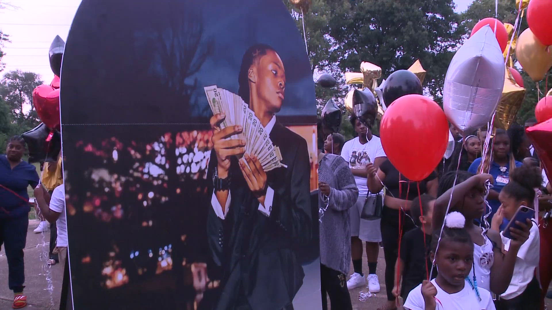 Huge crowd packs St. Louis park to remember recent high school graduate ...