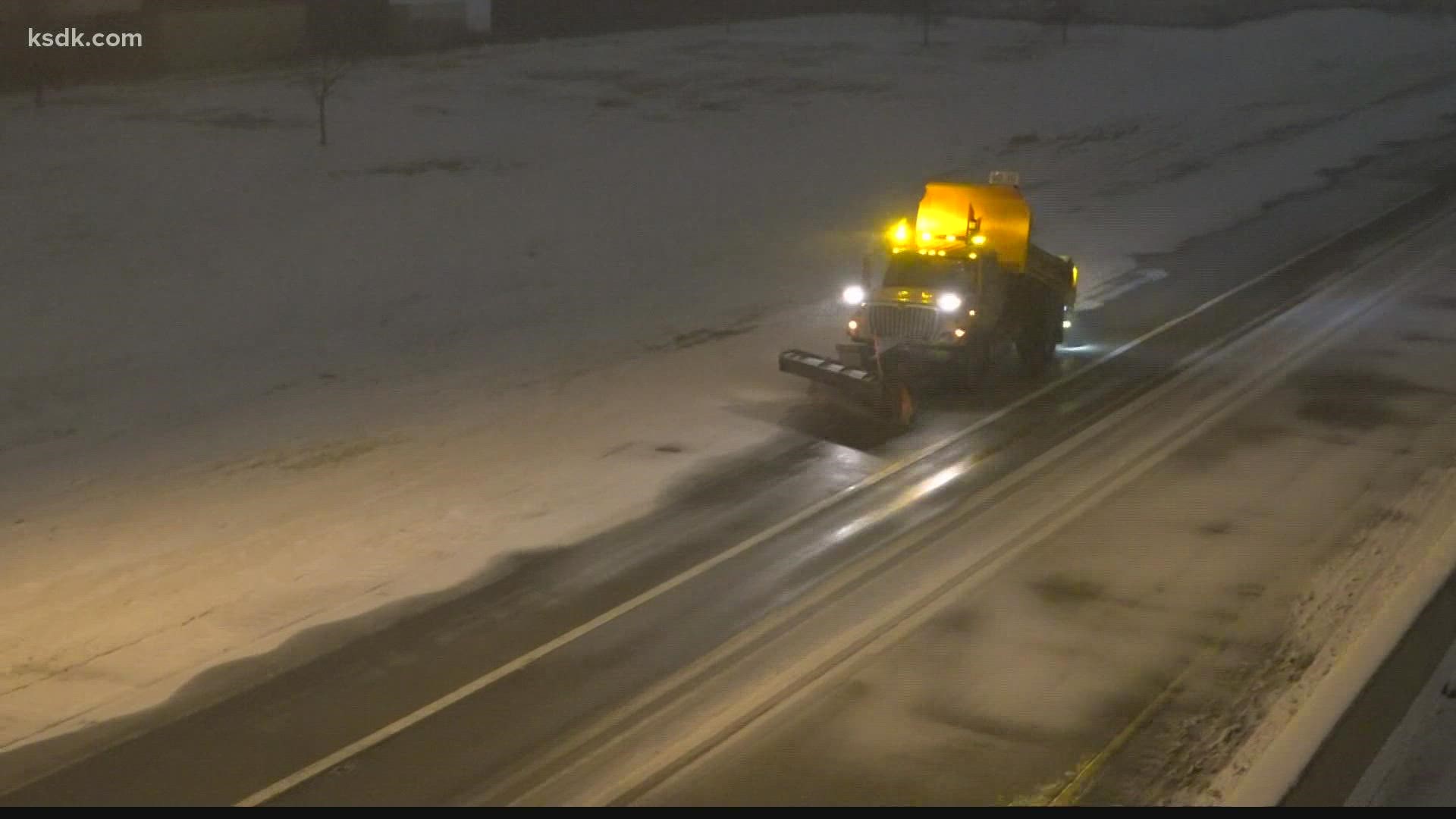 Transportation crews in Missouri and Illinois are working hard to keep roads clear as a winter storm brings heavy snow to the St. Louis metro.