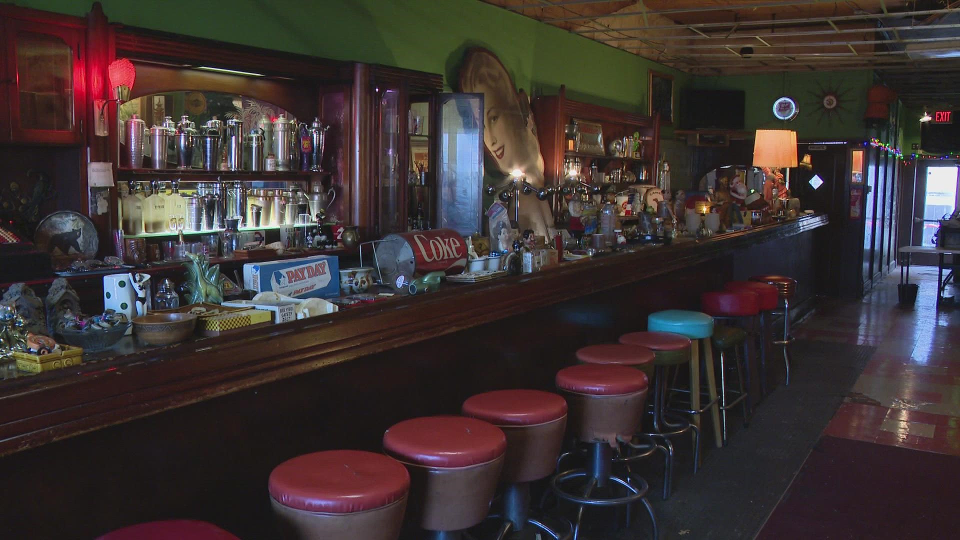 Owners Bob and Sherri Lucas are closing the bar on Jefferson Avenue and giving former patrons a chance to take home a piece of St. Louis music history.