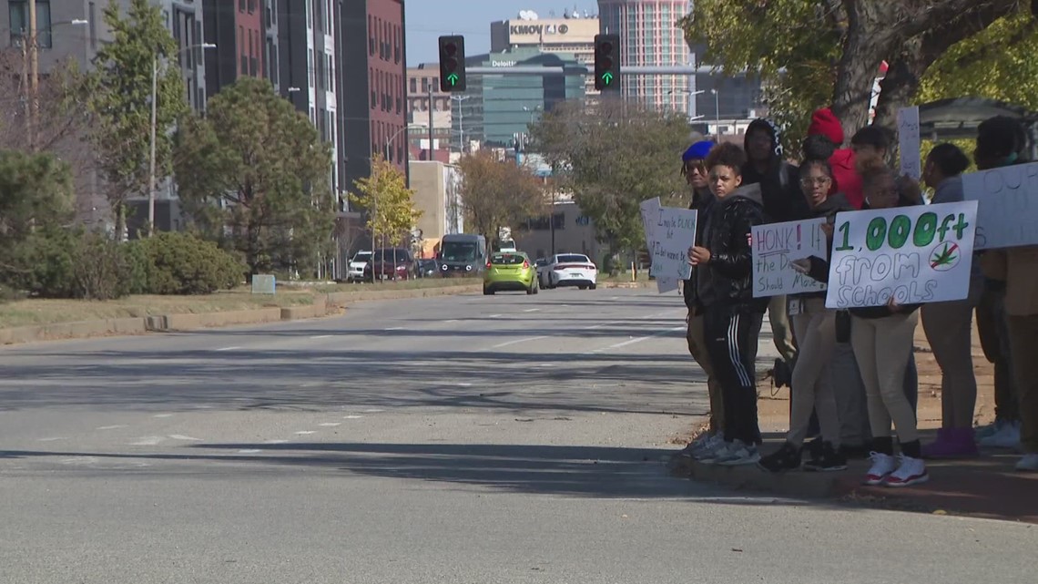 Students take to the street to protest - Vimarsana News