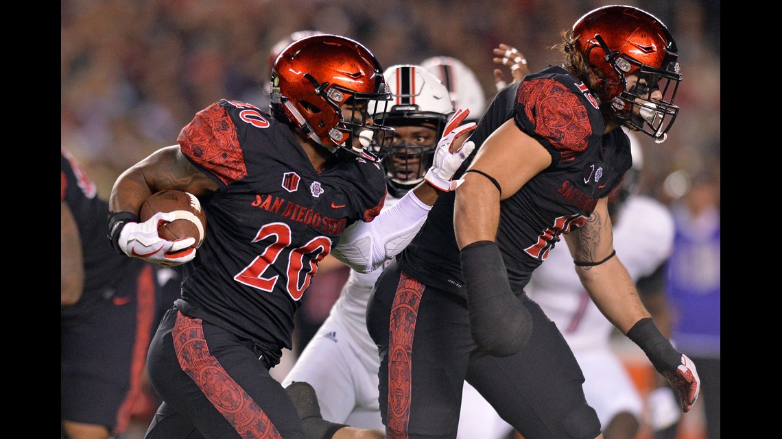 Northern Illinois suspends player who appeared to intentionally poke San  Diego State RB in eye