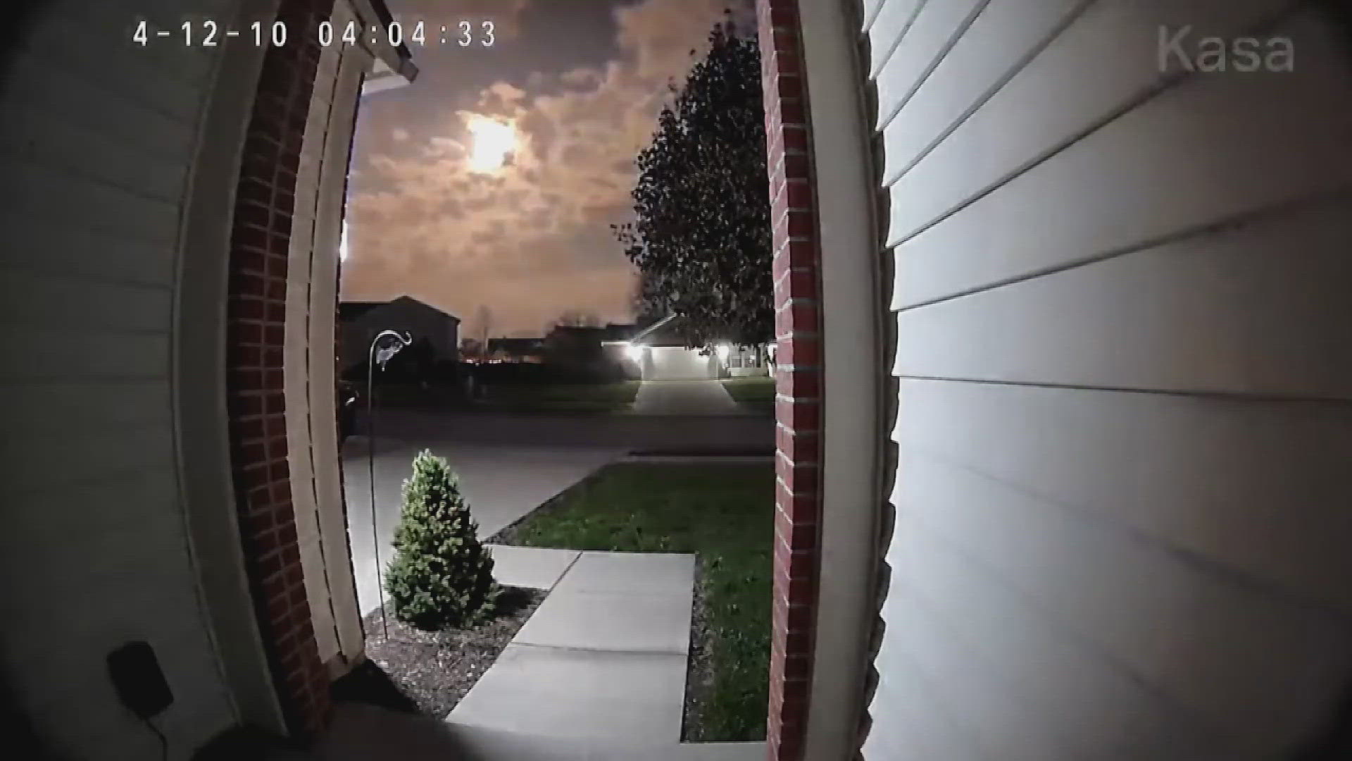 Several Metro East residents heard a loud boom early Tuesday. They were then surprised to find their security cameras captured a fireball streaking across the sky.