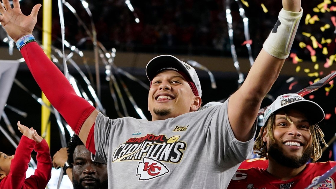 SIMPLY SUPER: Patrick Mahomes gets Super Bowl ring as girlfriend