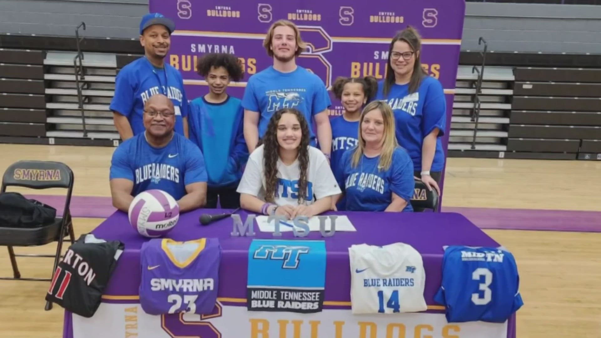 The teen lost her legs earlier this year in a St. Louis crash. Now, she is signed on to play volleyball at Middle Tennessee State University.