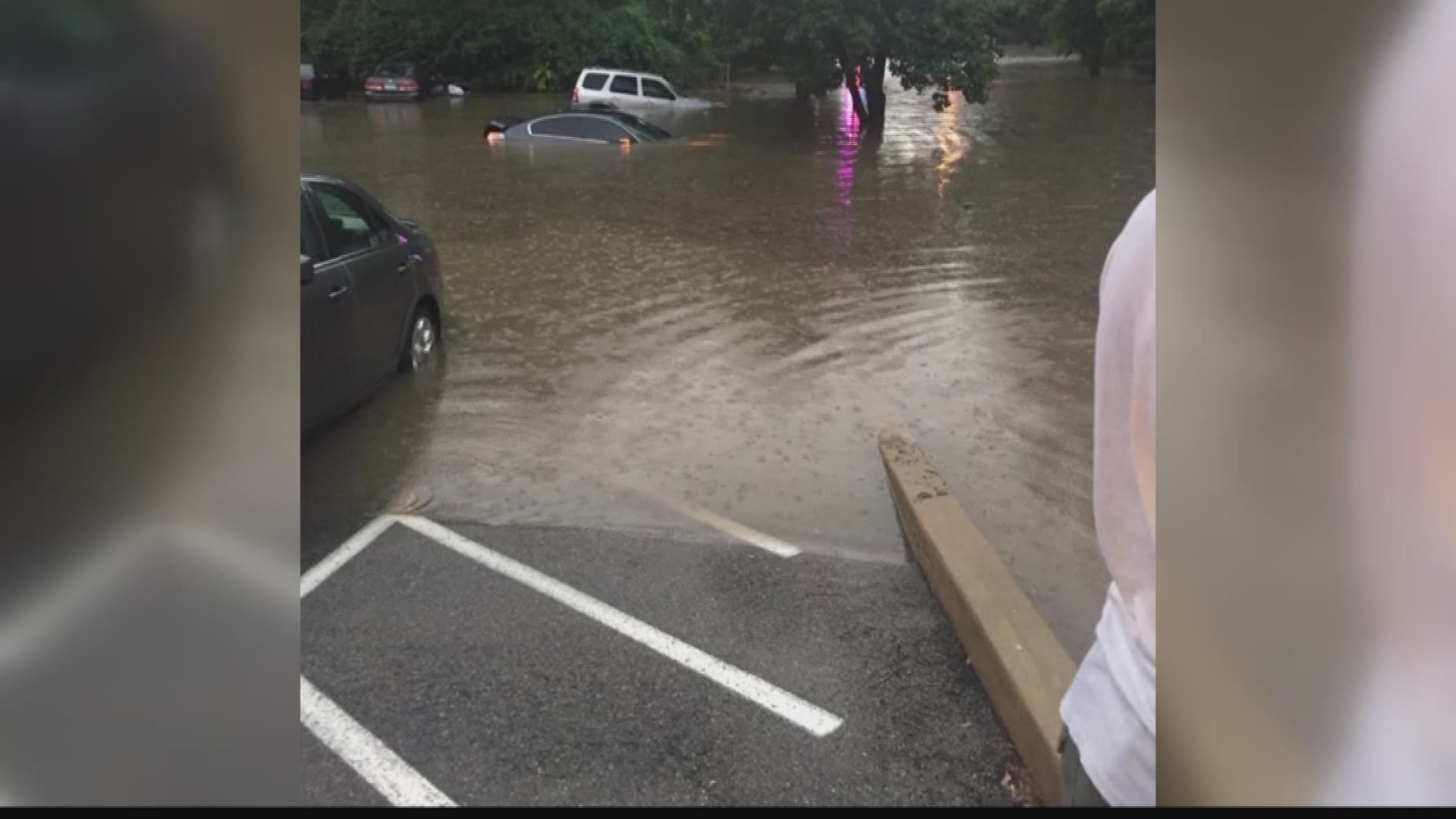Flash flooding claims cars in Maplewood
