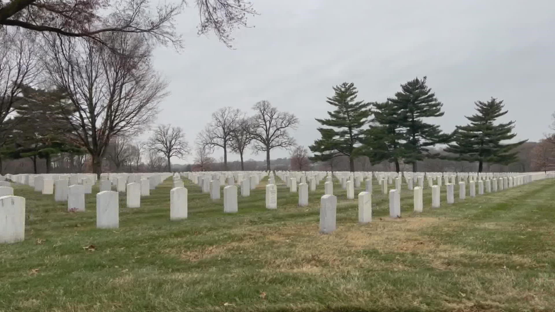 Local organizers are raising awareness about a push to lay remembrance wreaths at the headstones to honor fallen American soldiers at military cemeteries.