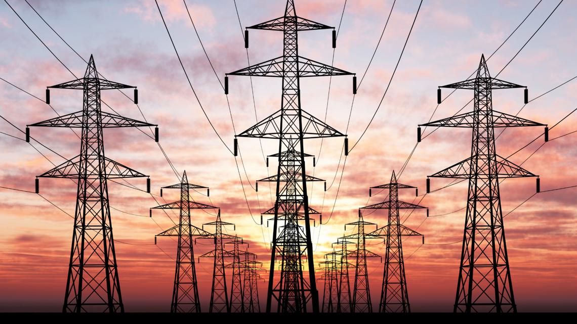 Power restored to hundreds in Town and Country after tree falls on ...