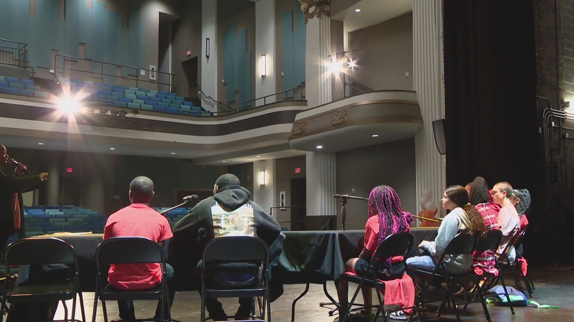 St. Louis students talk gun violence, solutions - Vimarsana News