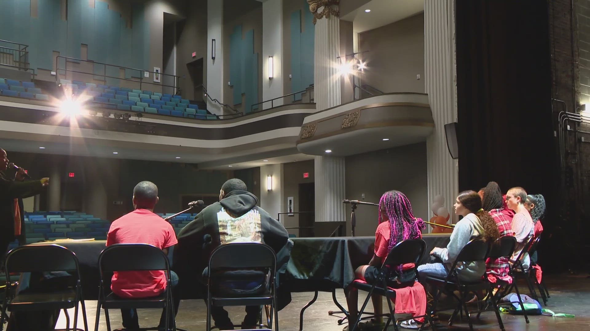 St. Louis student group sits down with school officials and talks gun violence solutions. This comes after several shootings involve teenage victims and suspects.