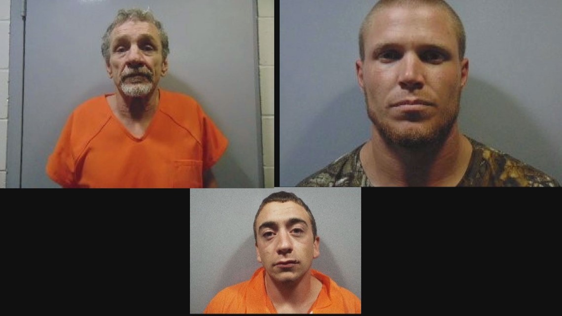 2 inmates still on the run in Illinois after breaking out of White
